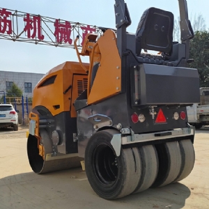 ST2500C--2.5 Ton Pneumatic Tyre Combination Road Roller